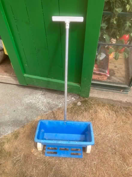 Photo of free Seed spreader (Hanwood Bank SY5) #2