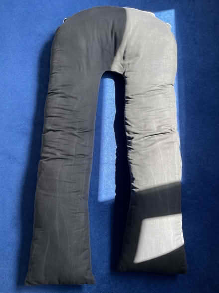 Photo of free U-shaped pregnancy pillow (Taffs Well CF15) #1