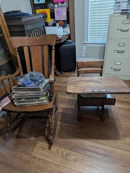 Photo of free Small child's desk (Outside city limits of Jasper) #1