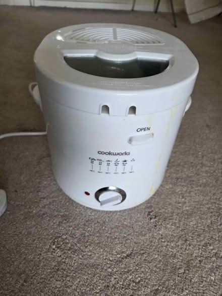 Photo of free Cookworks 1.5 Litre Deep Fat Fryerl (West Bridgford NG2) #1