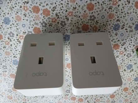 Photo of free Misc. household items: energy monitoring plugs, clock (Sinfin DE24) #4