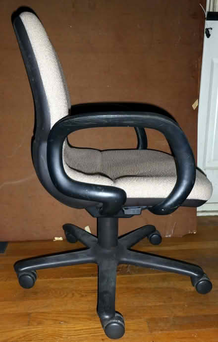 Photo of free 1990’s office chair. Needs work (Somers) #2