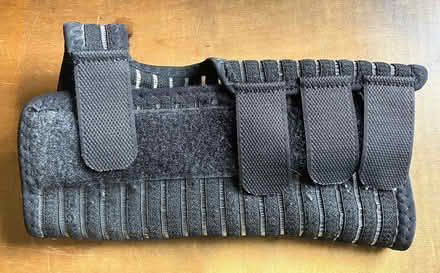 Photo of free Wrist support - for man's left wrist (Theale RG7) #4