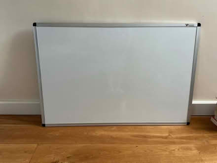 Photo of free 1m wide Whiteboard (Oxfordshire OX3) #1