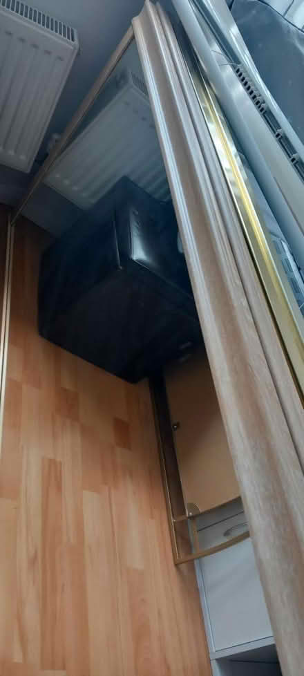 Photo of free 5 x mirrored wardrobe doors (Walsall) #2