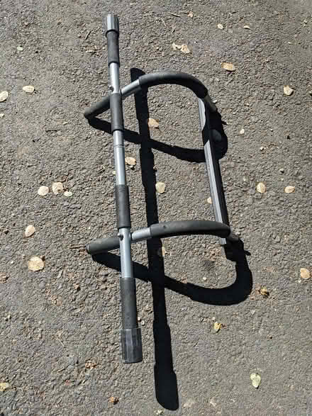 Photo of free Door hanging pull up bar (Piedmont Ave) #1
