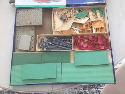 Photo of free Bayko Building Outfit (West Common AL5) #2