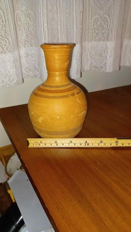 Photo of free Clay vase (near Britannia Plaza) #1