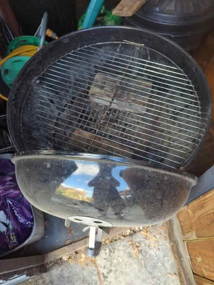 Photo of free Weber kettle BBQ (large) (Willen MK15) #2