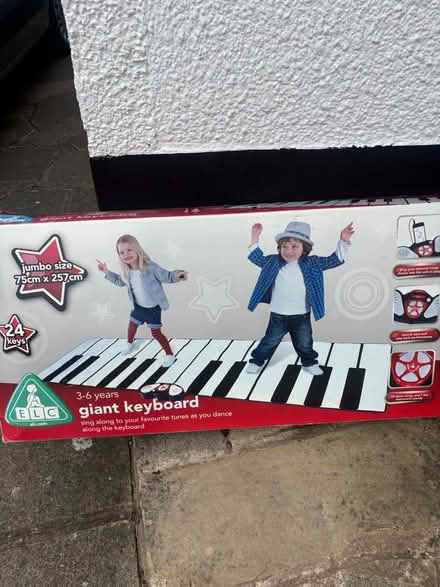 Photo of free Giant keyboard (Carshalton beeches) #1
