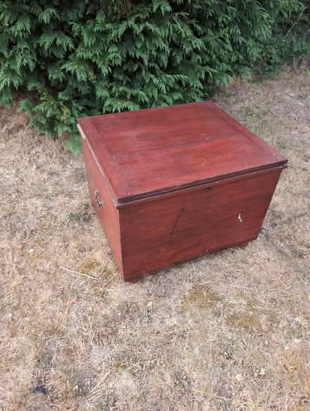 Photo of free Coffee Table /storage /toy box (Ardingly RH17) #1