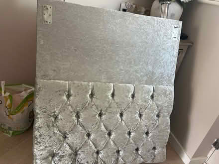 Photo of free Single velvet bed frame (East barnet) #1