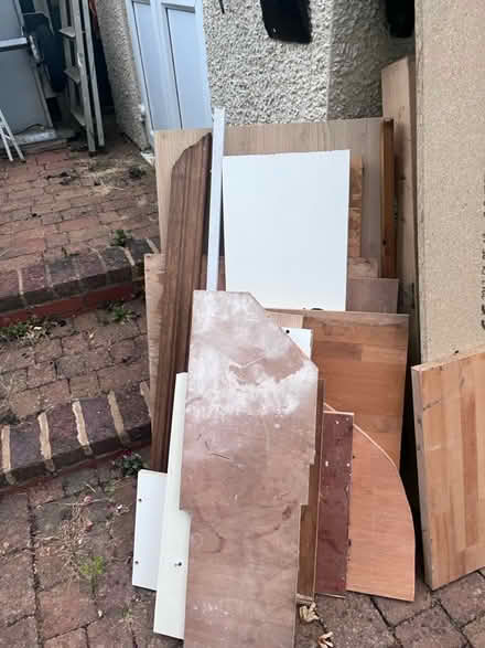 Photo of free Odd bits of good wood (Linslade Leighton Buzzard) #3