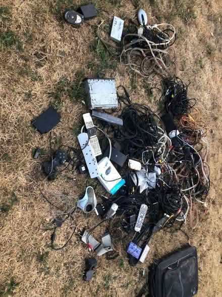 Photo of free Huge pile of tangled wires/cables (Elkstone GL53) #1