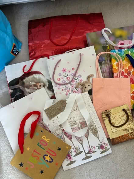 Photo of free Gift bags (Bs15 4ub) #2