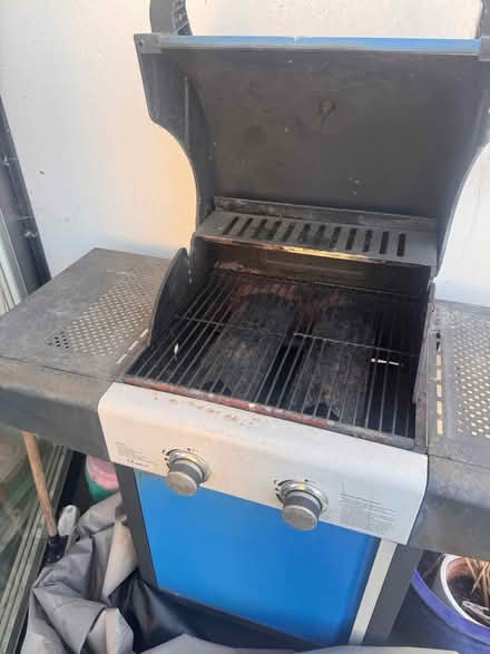 Photo of free Gas burner bbq with empty gas drum (Camden NW1) #4