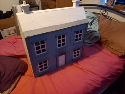 Photo of free Dolls house (GU11) #2