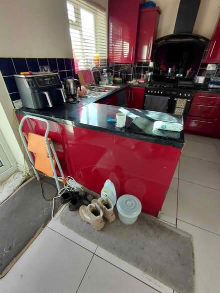 Photo of free Kitchen Unit doors and 2 wall units (Ilford IG1) #3