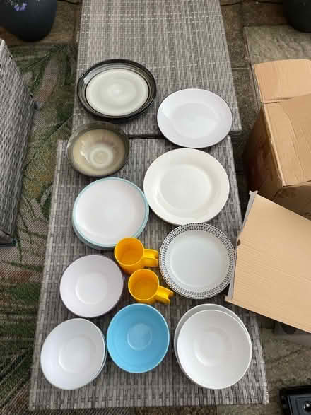 Photo of free Plates and Bowls (Houghton-le-Spring DH5) #1