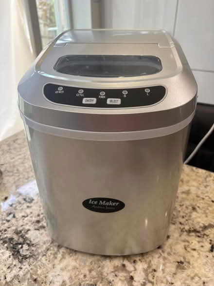 Photo of free Ice maker (Ware SG12 0) #1