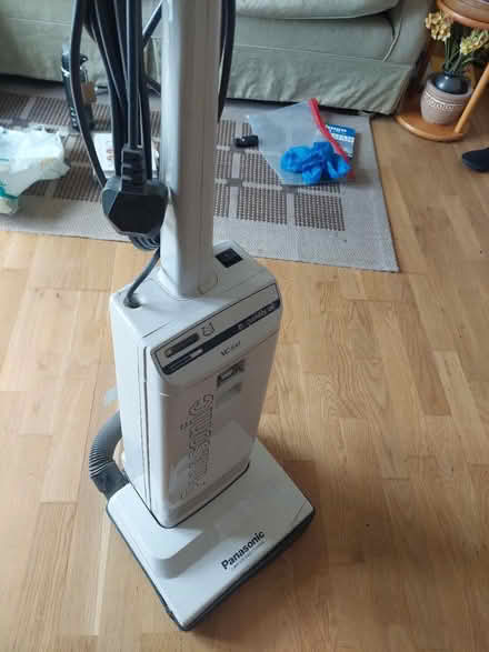 Photo of free Vacuum Cleaner (Cheddington LU7) #1
