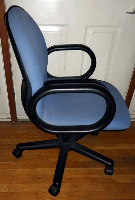 Photo of free Early 1990’s office chair. Usable (Somers) #2