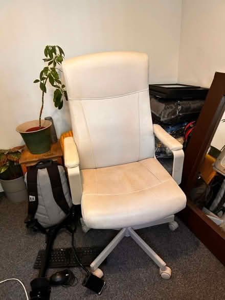 Photo of free Swivel desk chair (Cleeve BS49) #1