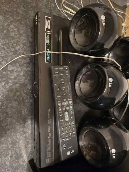 Photo of free LG 5.1 Surround Sound System (Phippsville NN1) #3