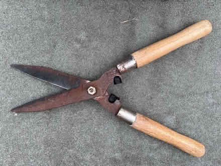 Photo of free garden shears (Wellow BA2) #1