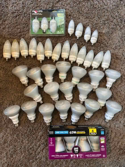 Photo of free Fluorescent lightbulbs all working (Folsom) #1