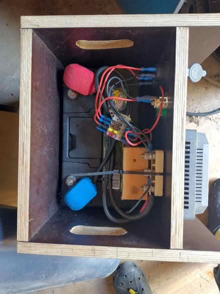 Photo of free Solar 12v charge setup (Scotches DE56) #3