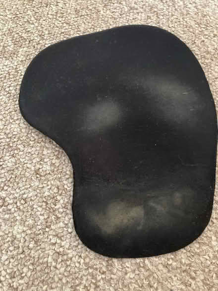 Photo of free Mouse mat with wrist rest (Cam GL11) #1