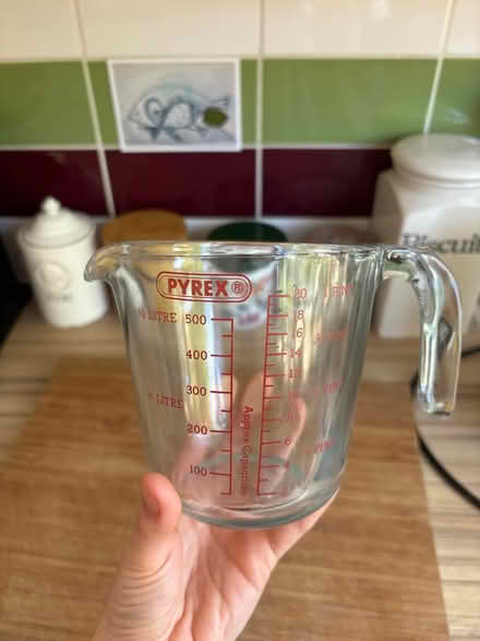 Photo of free Pyrex jug - chipped rim (Beckenham BR3 BR3) #1