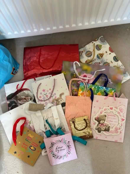 Photo of free Gift bags (Bs15 4ub) #1