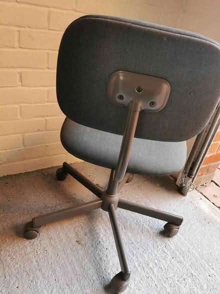 Photo of free Desk chair grey (Southmoor OX13 5FQ) #1
