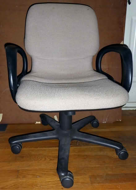 Photo of free 1990’s office chair. Needs work (Somers) #1