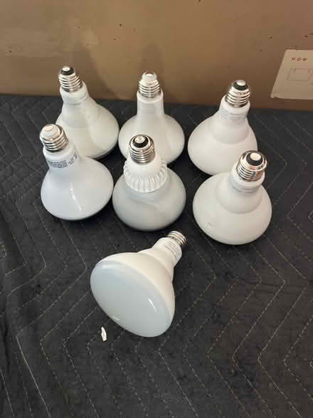 Photo of free Les flood light bulbs (South end of Boulder) #1