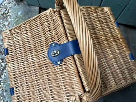 Photo of free Cherry print Picnic basket (ware SG12) #2