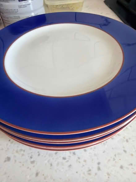 Photo of free 6 pieces dinner plates (Croydon CR0) #1