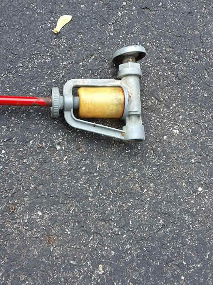 Photo of free ROSS ROOT FEEDER works (Irondequoit near zoo.) #1