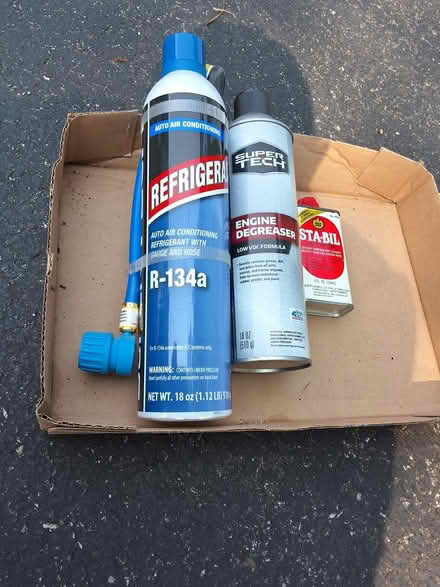 Photo of free R-134a Refrig, Eng Clean, Sta-bil (Irondequoit near zoo.) #1
