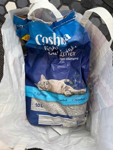 Photo of free Half bag of non-clumping cat litter (Swarkestone DE73) #1