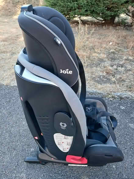 Photo of free Isofix Childs Car Seat (Alver Valley PO13) #4