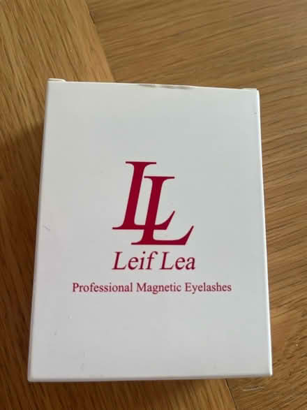 Photo of free Magnetic eyelashes (Eynsham OX29) #1