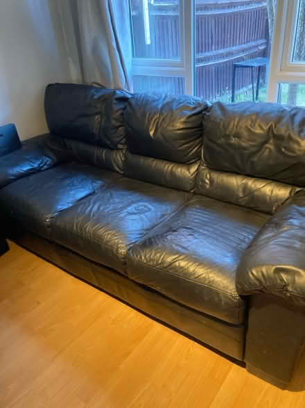 Photo of free Matching 2 and 3 seater sofas (UB4 hayes) #3