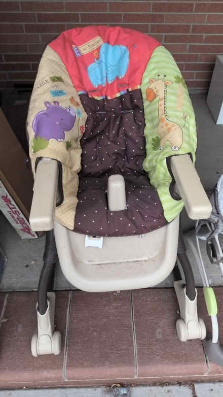 Photo of free High chair (Athmar Park) #2