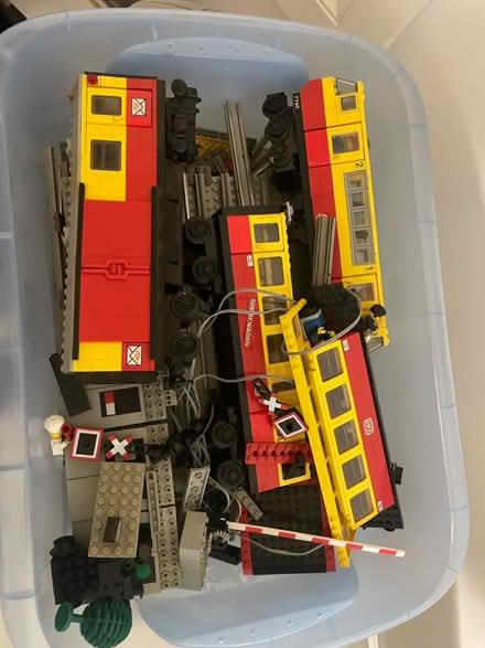 Photo of free Lego 12v Trainset (Abbotsford 2046) #1