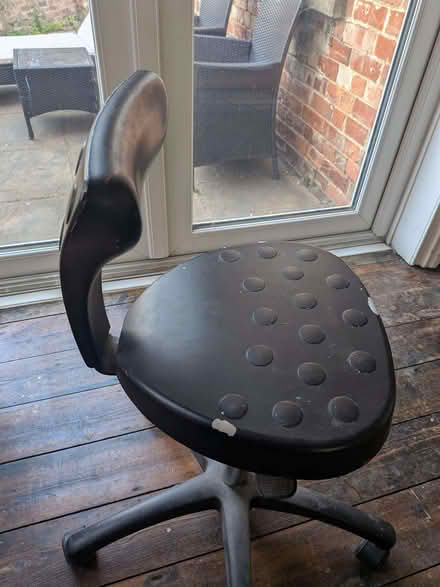 Photo of free Hairdressers chair (Abington NN1) #2