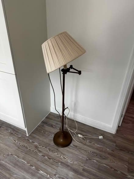 Photo of free Vintage standing lamp (Windsor SL4) #1