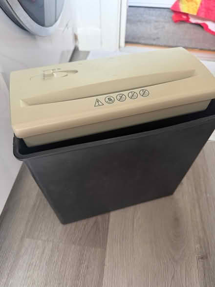 Photo of free Paper shredder (TW2 Twickenham) #1